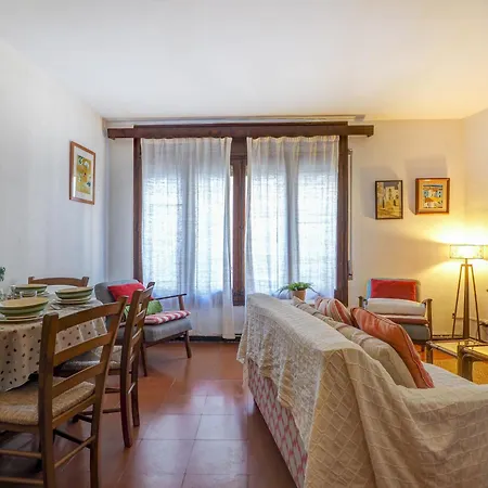 Red Velvet By Hello Homes * Sitges