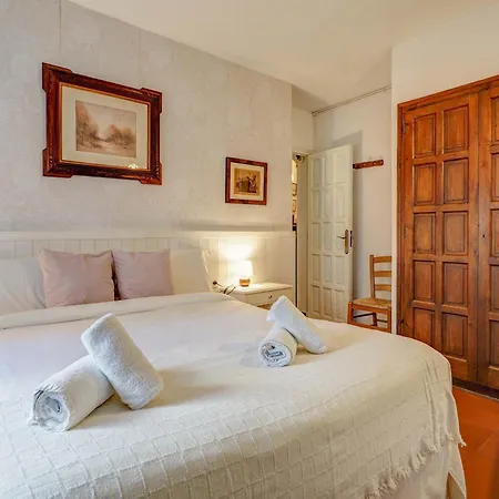 Red Velvet By Hello Homes