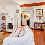 Red Velvet By Hello Homes Apartment