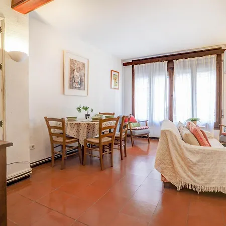 Red Velvet By Hello Homes