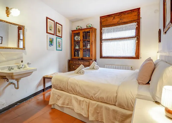 Red Velvet By Hello Homes סיטגס